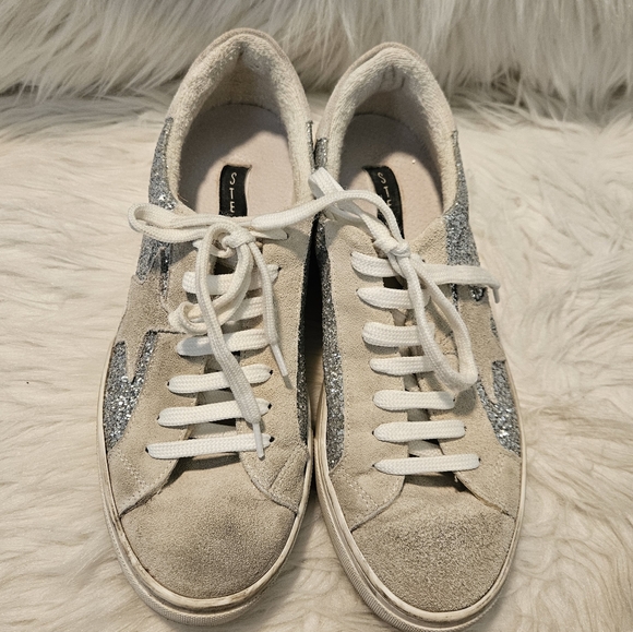 Steven By Steve Madden Rubie Silver Glitter Womens Sneakers - Picture 2 of 8